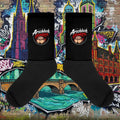 schwarze socken mit gepolstertem boden und farbigem muster