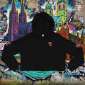 moderner crop-hoodie mit offenem saum und kordelzügen